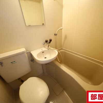 
						洗面付きのお風呂場です。