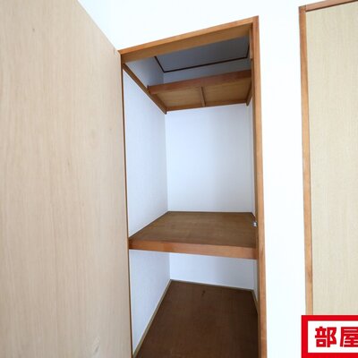
						コンパクトな洗面です。